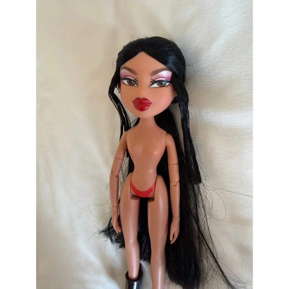 Bratz Jade Doll MGA Entertainment 2001 Long Black Hair Missing Foot for Parts